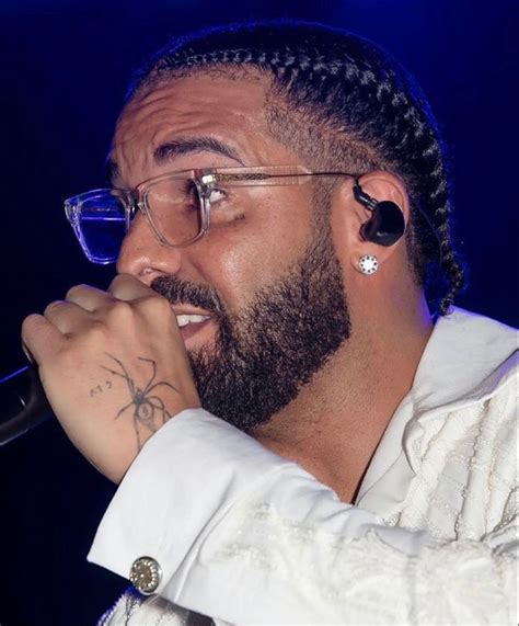 Drake’s Spider tattoo | Drake tattoos, Spider tattoo, Tattoo style