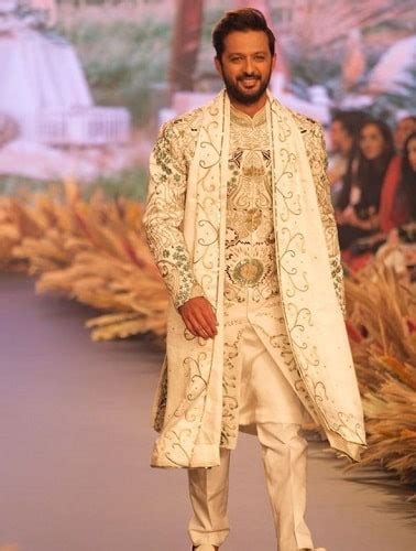 Vatsal Sheth Wiki, Height, Age, Girlfriend, Wife, Children, Family ...