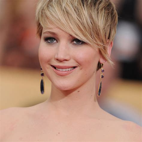 29 Best Pixie Cut Hairstyles for Women with Round Faces 22