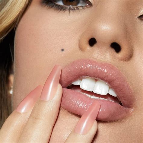 Static Nails Reusable Pop-On Manicure Set, Non-Damaging Glue-On Nails