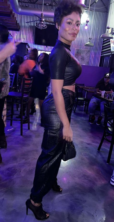 Kristal Marshall's feet