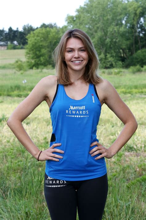 Aimee Teegarden's Tiny Heart Shaped Gap Photo - Babefilter.net