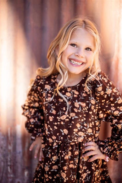 Roze - BROOKE LEE MODELLING