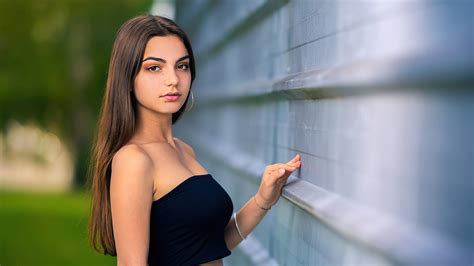 3840x2160 Girl Posing Wall 4K ,HD 4k Wallpapers,Images,Backgrounds