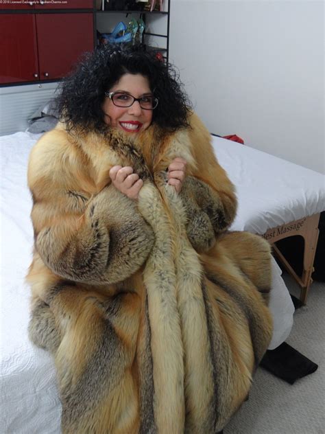 Pin by Evgen on Foxxx | Fur jacket women, Fur hood coat, Fur coats women