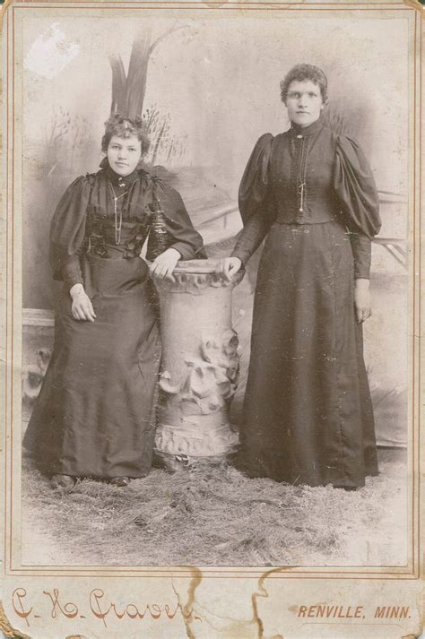 Shorpy Historical Picture Archive :: Farm Wives high-resolution photo