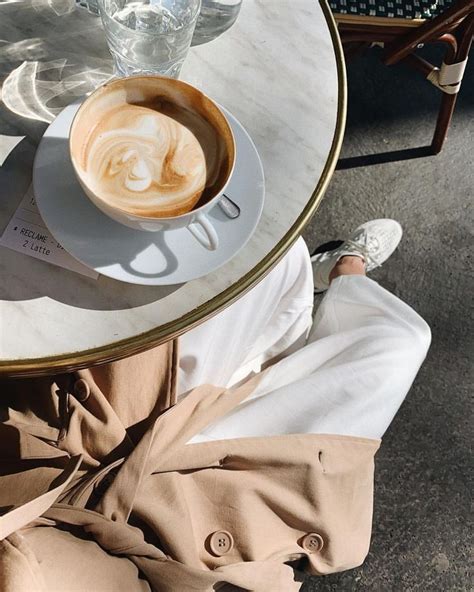 ᴠɪᴋᴛᴏʀɪᴀ ᴠɪᴠɪᴀɴɴᴀ on Twitter in 2020 | Coffee girl, Coffee photography ...