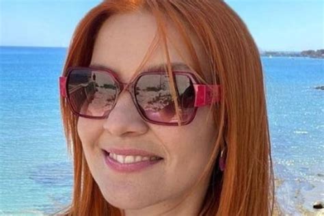 noemi  bikini la cantante sfoggia  corpo pazzesco