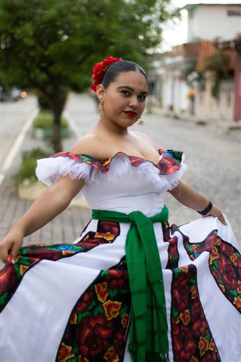 Taking+Off+Her+Bra+Gifs Photos, Download The BEST Free Taking+Off+Her