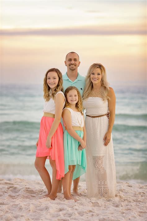 Family Beach Portraits is one of my favorite sessions ever! Destin didn