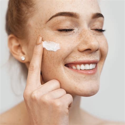 13 Best Skin-Tightening Cream Formulas, According to Dermatologists