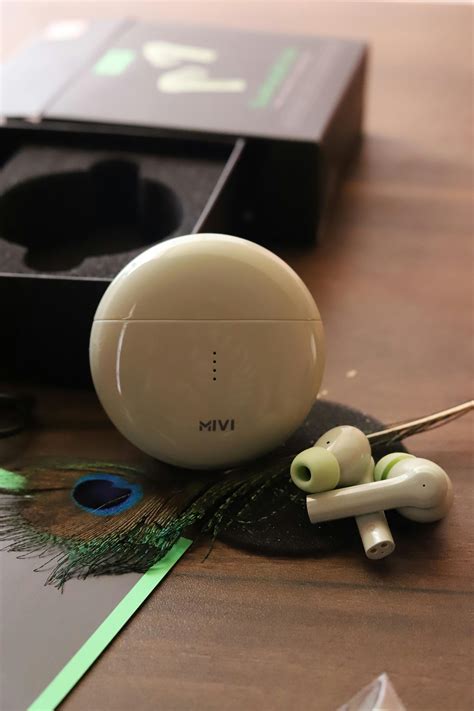 Black Cordless Headphones · Free Stock Photo