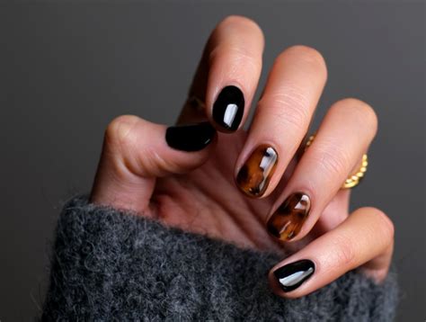 Smalti unghie: i 5 colori più trendy per l'autunno-inverno 2021 - GLAM ...