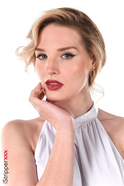 Lubric Instinct september carrino wallpaper - Bonni Gee - iGirls