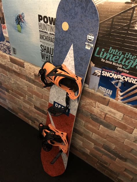 model  brand  snowboard