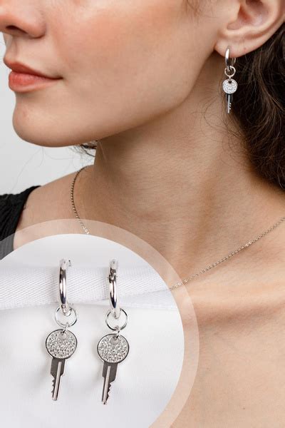Серебряные серьги Ключи от бренда Pepela Jewelry, серьги-колечки с ...