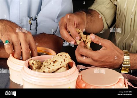 Indian eating curry hi-res stock photography and images - Alamy
