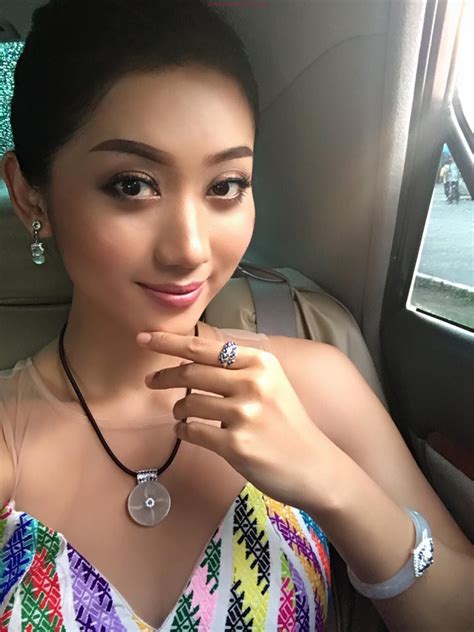 13 Pictures of Lu Lu Aung in July and Why She is still a Facebook Queen