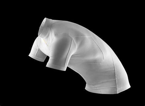 capovelocom  benefits  wearing  base layer   riding