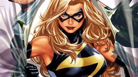 MS. MARVEL Stills Reveal A Cosplayer Wearing Captain Marvel's Classic ...