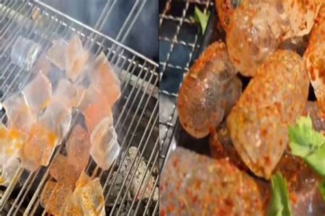 Pelanggan berebut nak makan ais ketul bakar, macam ni rupanya rasa dia