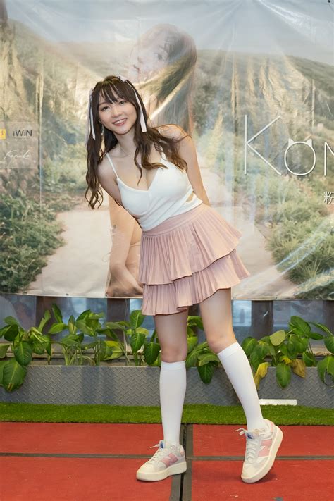 雪乳實況主-子喵 Koneko化身謎片角色丨七月炎夏大秀雪乳，解老司機的渴