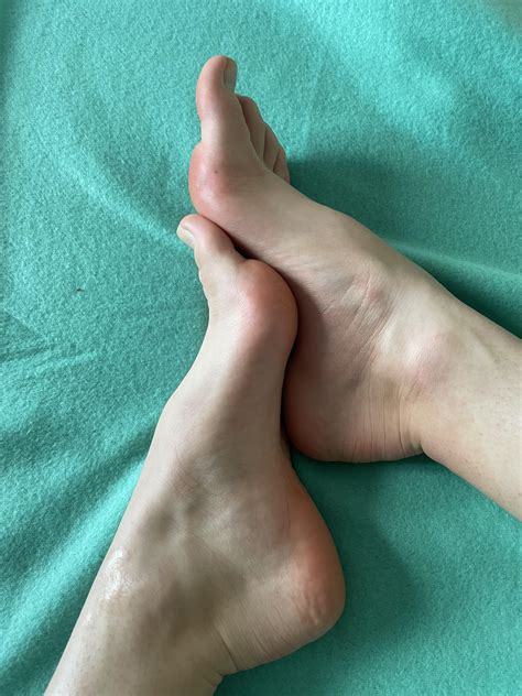 say hello to my high arches! : r/FootSniffing