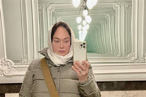 Сколько лет Ларисе Гузеевой и как она относится к пластике