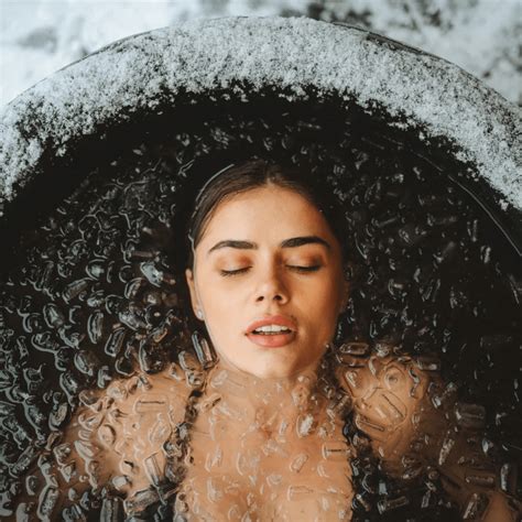 How Long Should You Stay in an Ice Bath? - SwedishCold.com