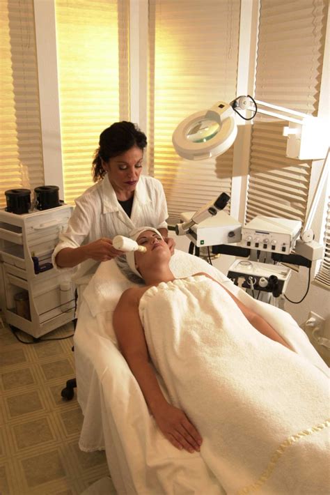 A surprising survey reveals the highest medical esthetician salary 7