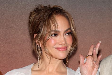 Did Jennifer Lopez Just Hint At A Surprise Pregnancy? Experts Weigh In. Image 4