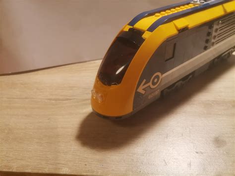 Lokomotiva a ovladač ze setu Lego 60197 | Aukro
