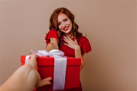 Как россияне дарят и принимают подарки - исследование | New-Retail.ru