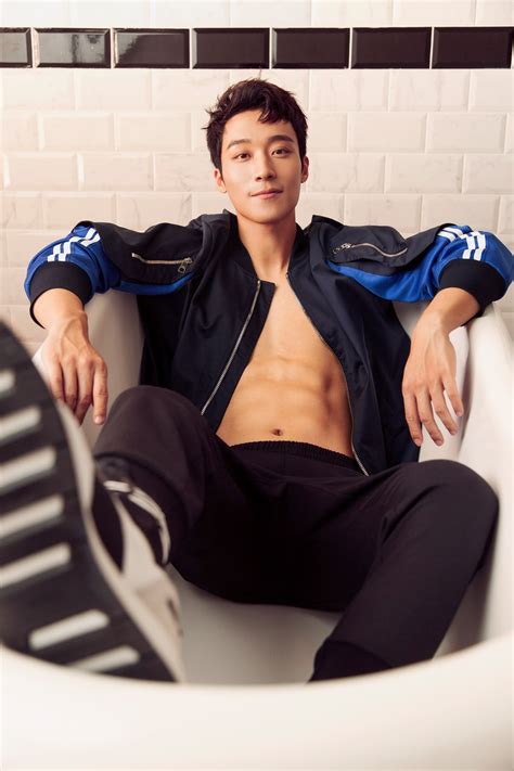 Adonis Archived - Model: Andy Bian Native Name: 卞慶華 SNS: Facebook