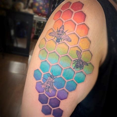 30 Best Honeycomb Tattoo Ideas - Read This First | Honeycomb tattoo ...