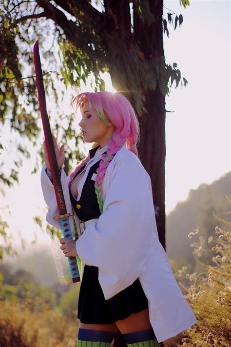 my mitsuri kanroji cosplay! : r/KimetsuNoYaiba