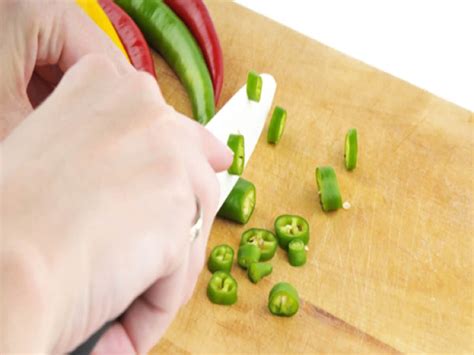cooking hacks   stop chili burn  hands  skin cooking hacks