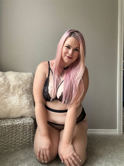 CurvyQueen33 And Her Biggest Fan:  An Unexpected Twist
