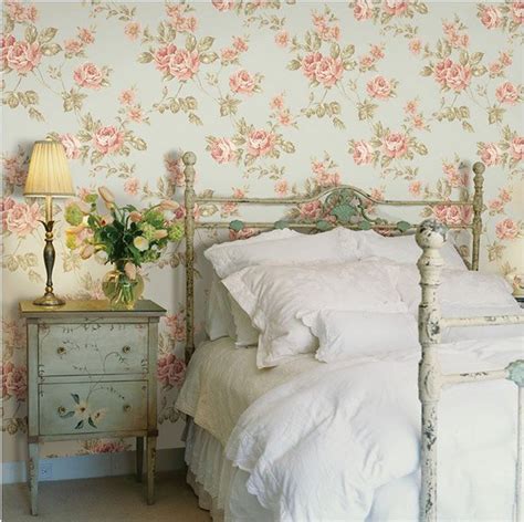 20 Captivating Bedrooms With Floral Wallpaper Designs | Home Design Lover