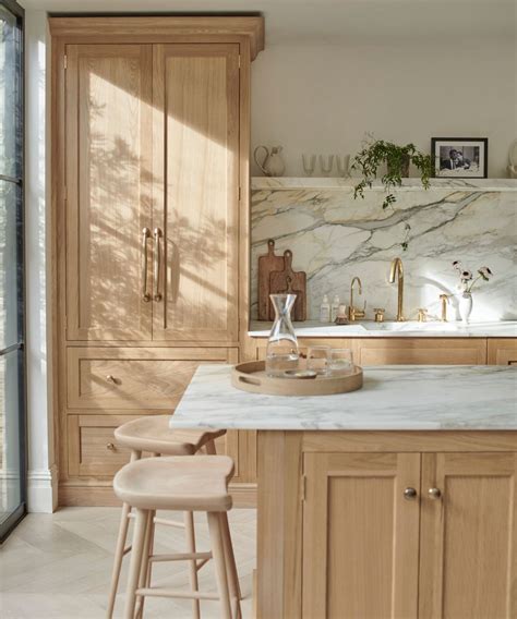 5 ways to make oak kitchen cabinets look modern, say experts | Homes
