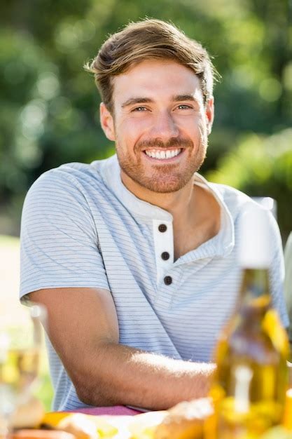 images de homme blanc souriant telechargement gratuit sur freepik