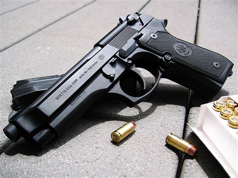 Las licencias de revólveres y pistolas aumentaron en España en 2018 ...