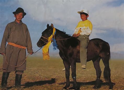 "ОЧИРВААНИЙ ХҮЛЭГ" МСУХолбоо - Сар хайрханы даншгийг хийсэн хүн