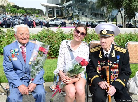 Azerbaijanis mark 73rd anniversary of victory over fascism in WWII [PHOTO]