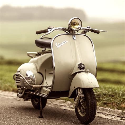 As 25 melhores ideias de Scooters no Pinterest | Vespa, Vespa scooters ...