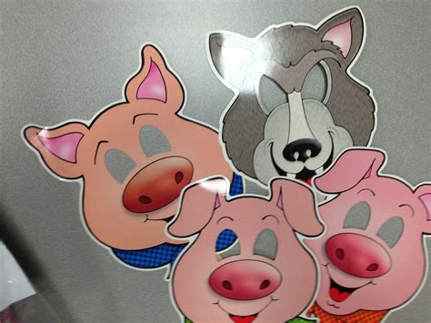 Maschere per raccontare la storia dei Tre Porcellini