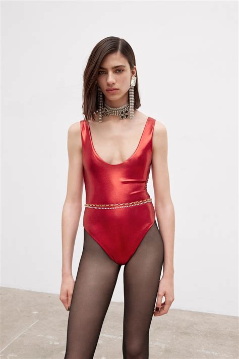 Los años 60 se apoderan de las tendencias de la manera más inesperada