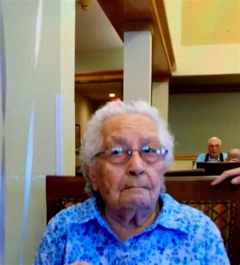 A local tutorial explains how to search through old medina obituaries