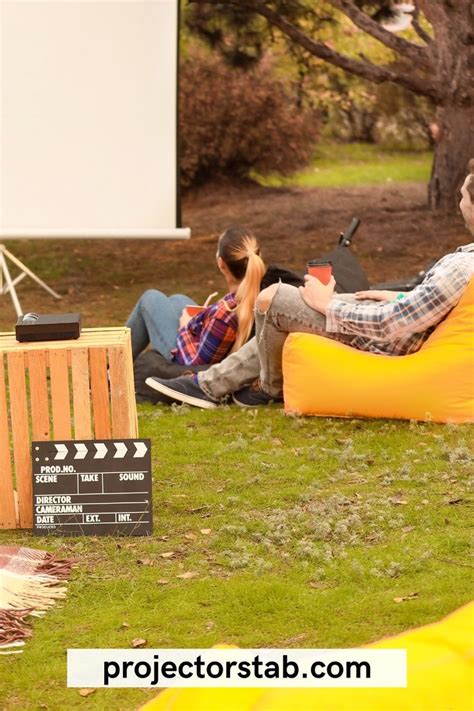 Projector Screen Setup in the Garden: Outdoor Cinema Ideas Cinema Idea, Outdoor Cinema, Setup ...