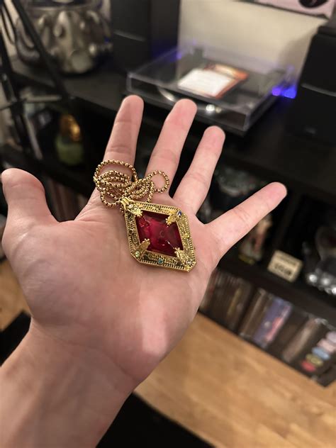 dude gave   necklace   assassinated